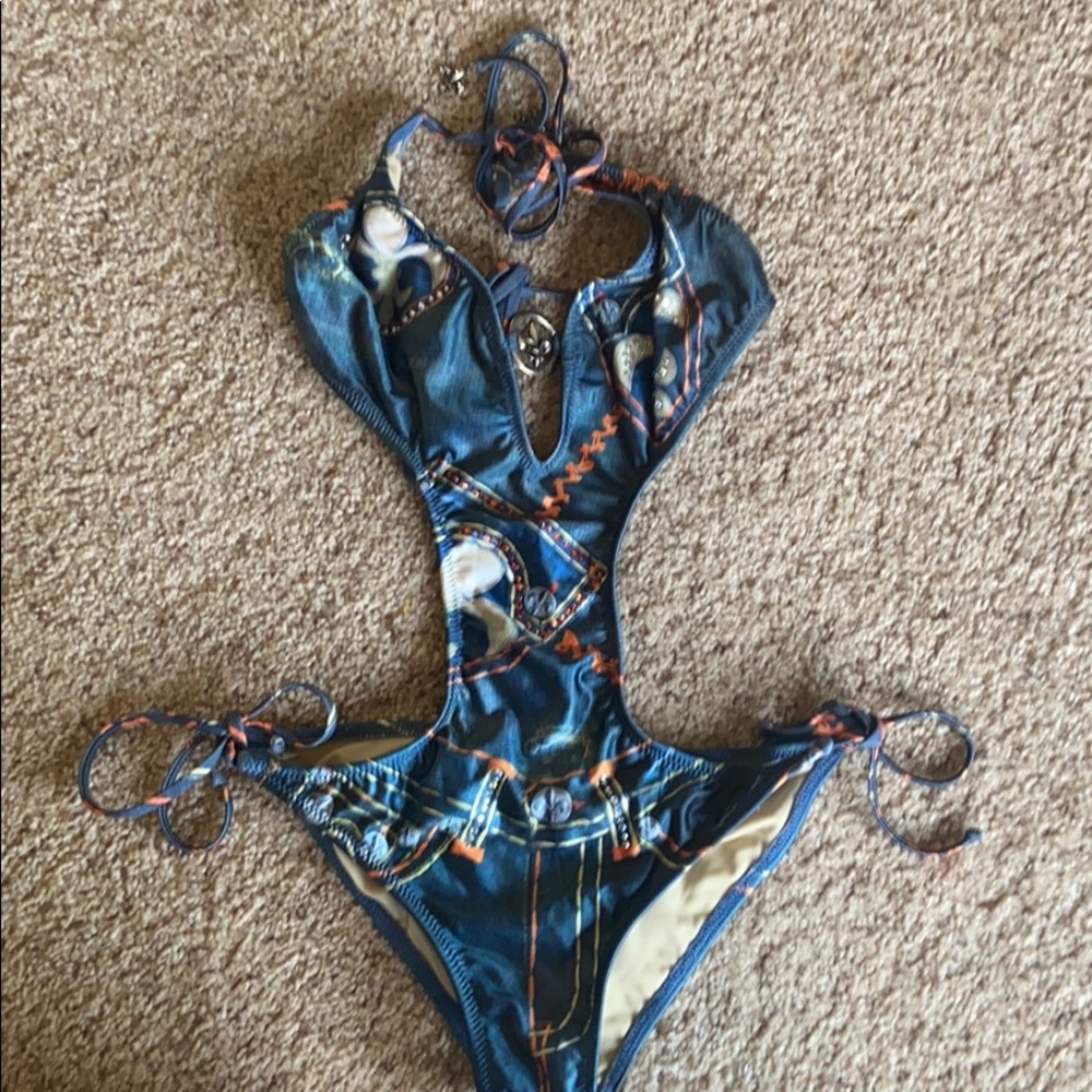 Monokini
